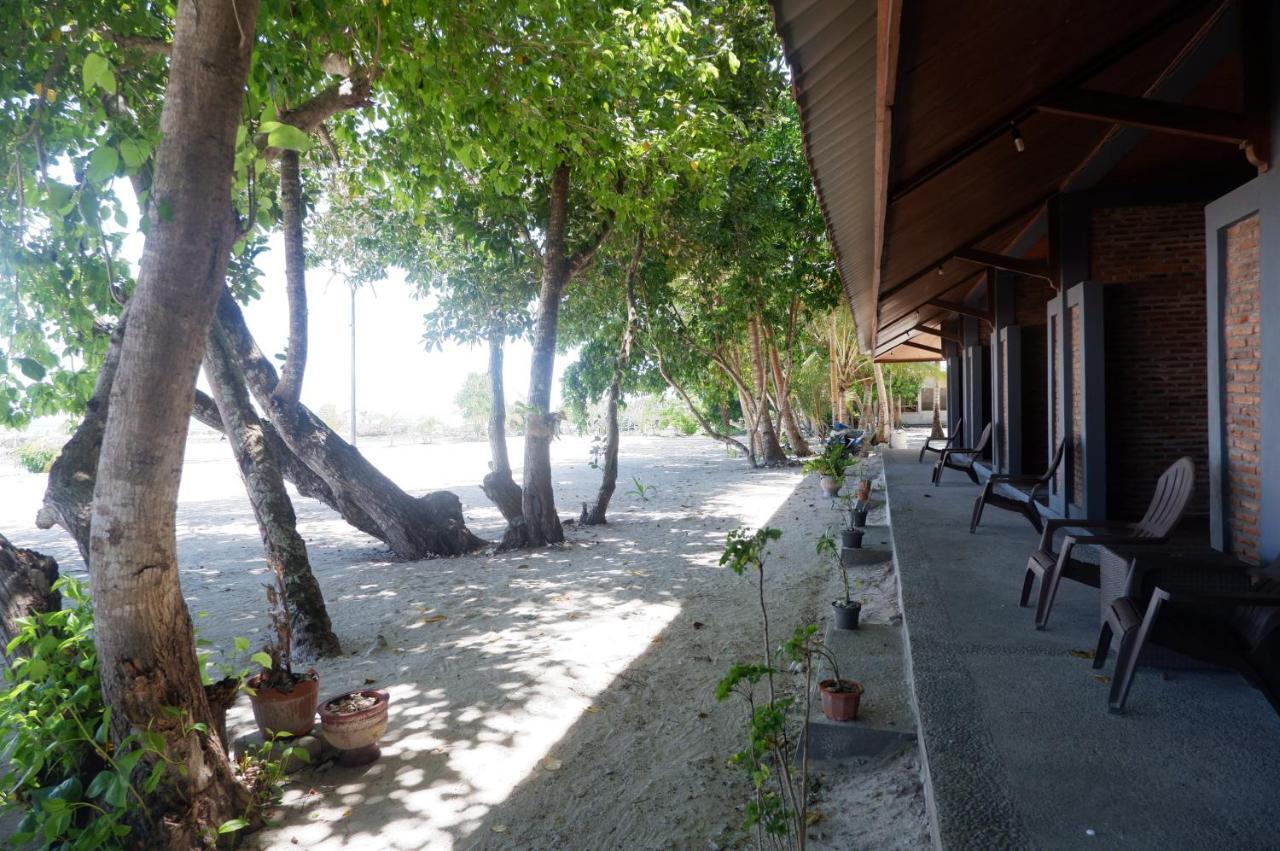Wakatobi Patuno Diving And Beach Resort By Sahid Wanci Exterior foto